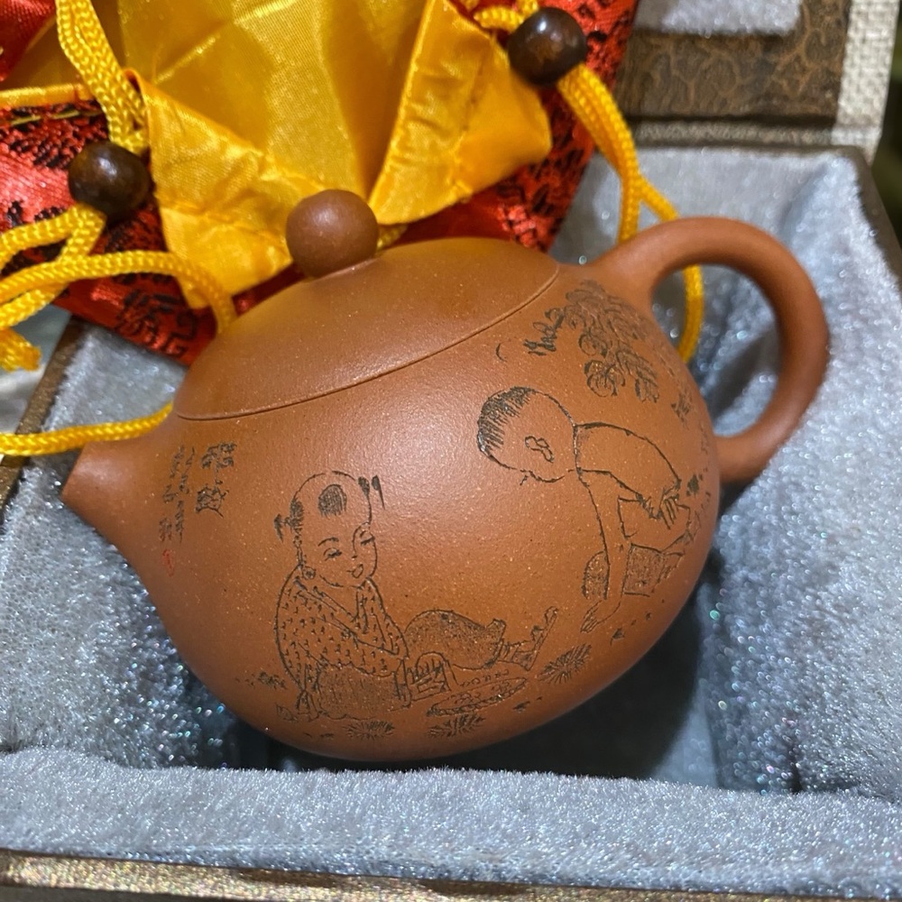Vintage Signed Chinese Yixing Zisha Purple Clay Teapot w Box Calligraphy Small